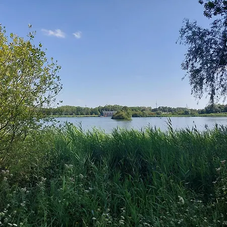 Lake Harelbeke 펜션 *